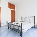 Airy Apartment Near The Sea!