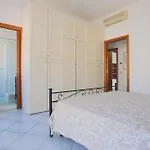 Airy Apartment Near The Sea!