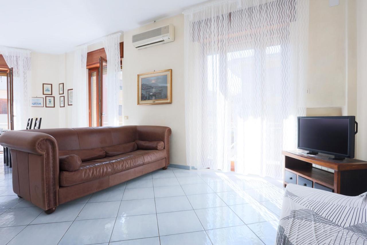 Airy Near The Sea! Appartamento Salerno